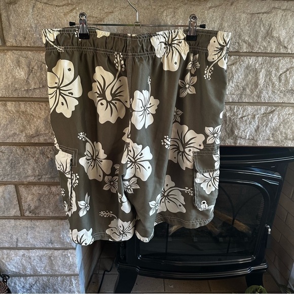 OP men’s swim trunks olive green cream floral with pockets size large - Picture 4 of 6